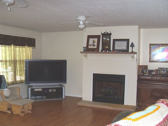 Gas Log Fire Place