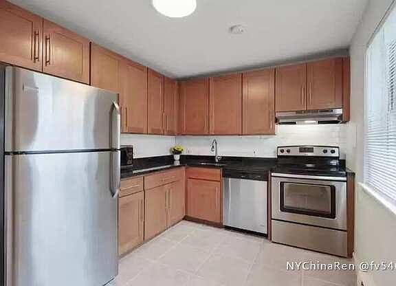 5th image of 16A Lakeside Dr #A