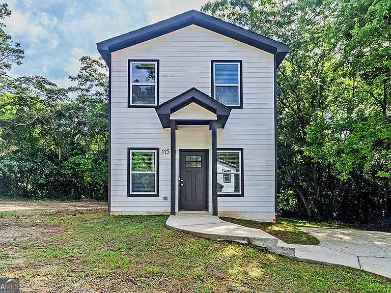 2741 Village Green Dr — Photo 1