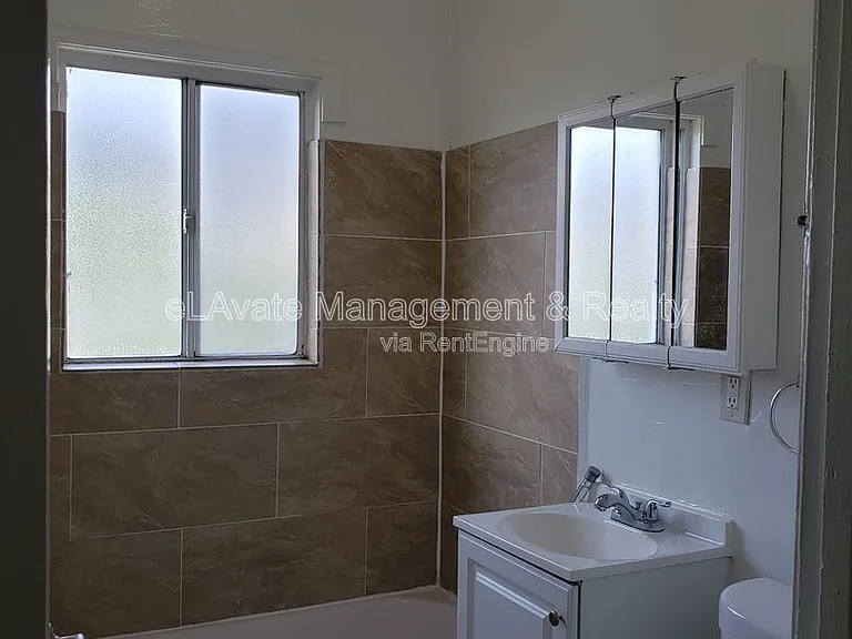 437 W 50th St #2 — Photo 6