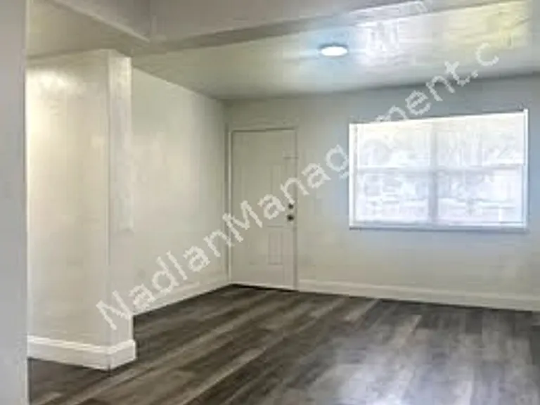 1545 NW 8th Ave — Photo 37