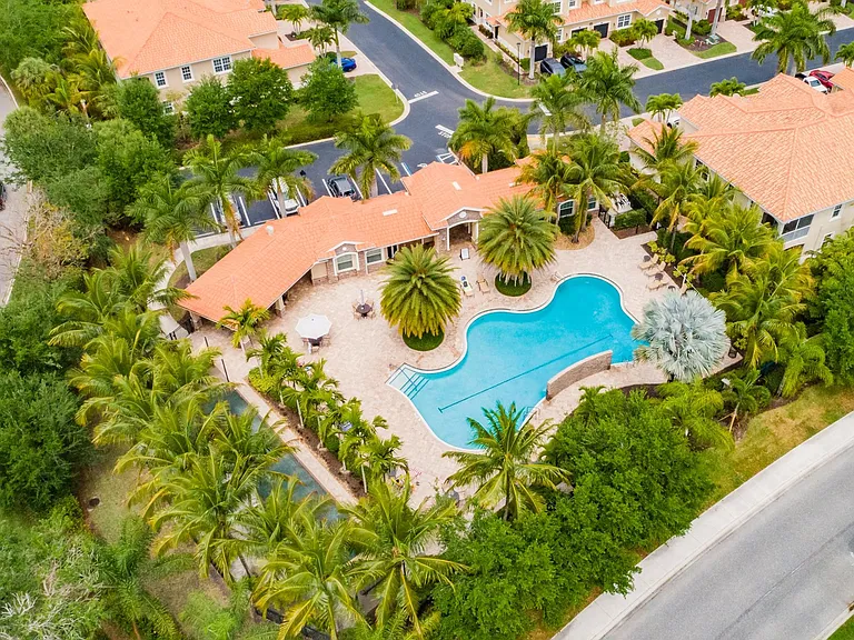 28090 Sosta Ln — Photo 32