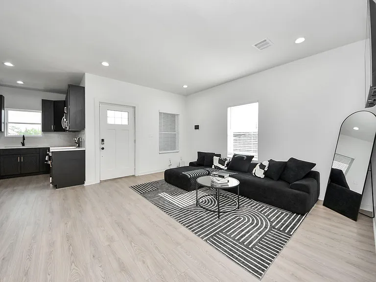 9732 Tuffly St #B — Photo 9