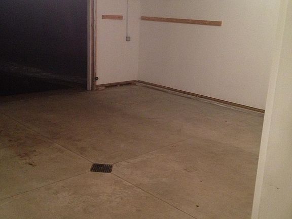 3rd image of 3639 Oxford Dr