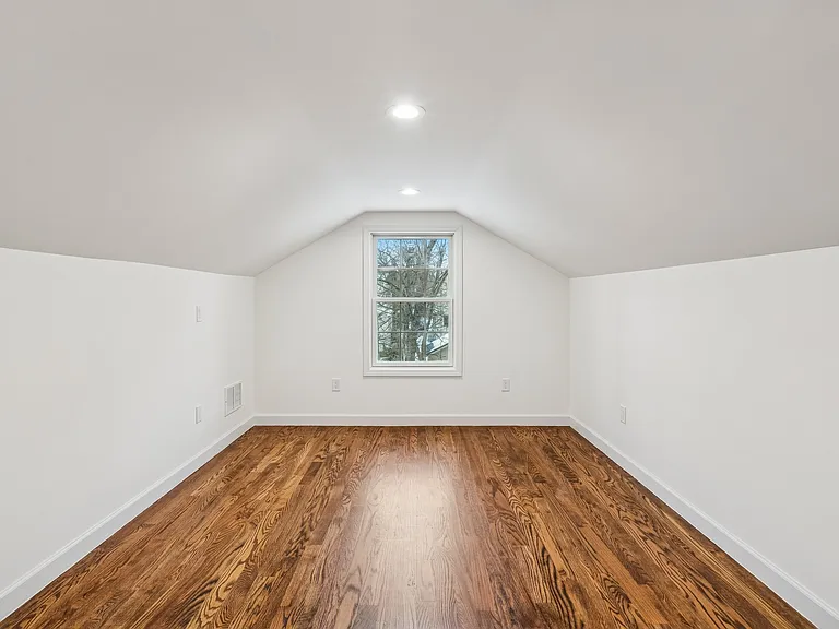 161 Myrtle Ave — Photo 27