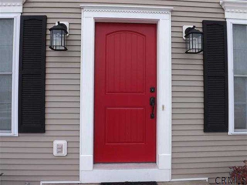 2nd image of 20 GOLDFIELD Lane