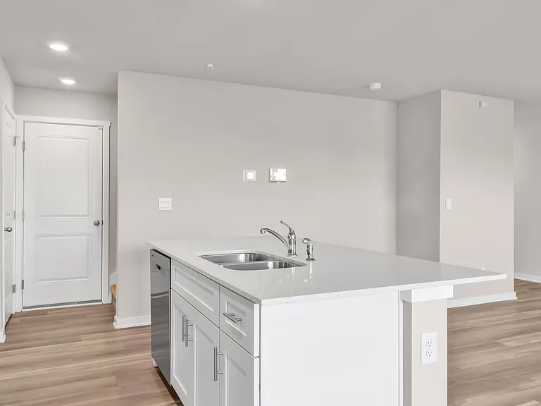 20573 Margo St — Photo 32