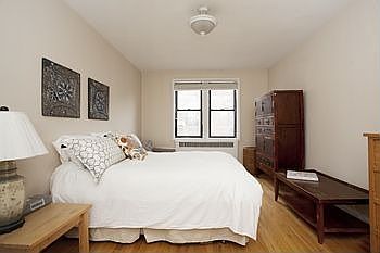4th image of 385 E 18th St APT 6F
