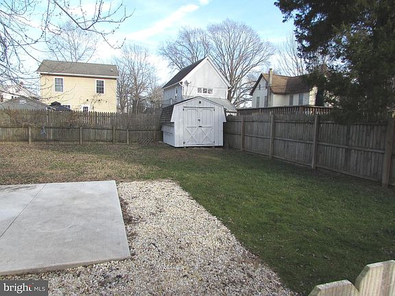 4th image of 305 S Maple Ave