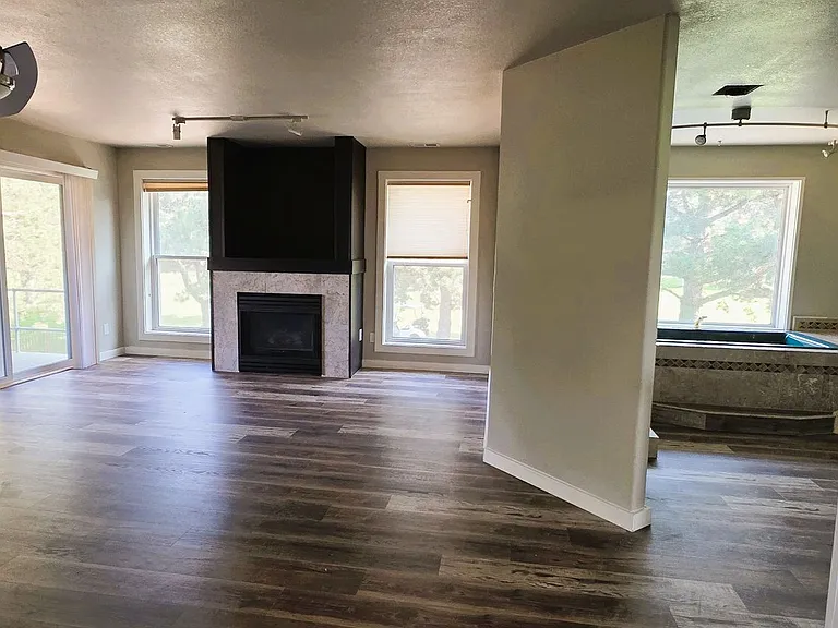 6818 W Desert Ave — Photo 11
