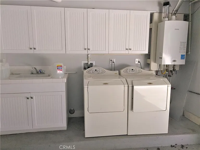 6300 Honolulu Ave #101 — Photo 29