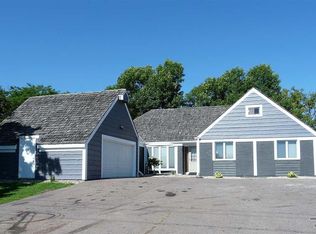 1201 N Cleveland Ave, Sioux Falls, SD 57103