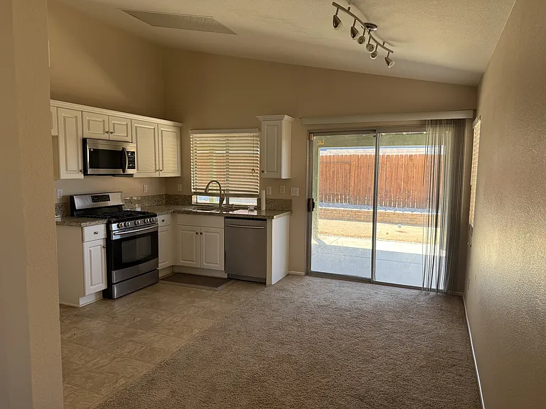 13326 Fox Run Rd — Photo 3