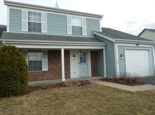 800 Stanford Ln, Carol Stream, IL 60188