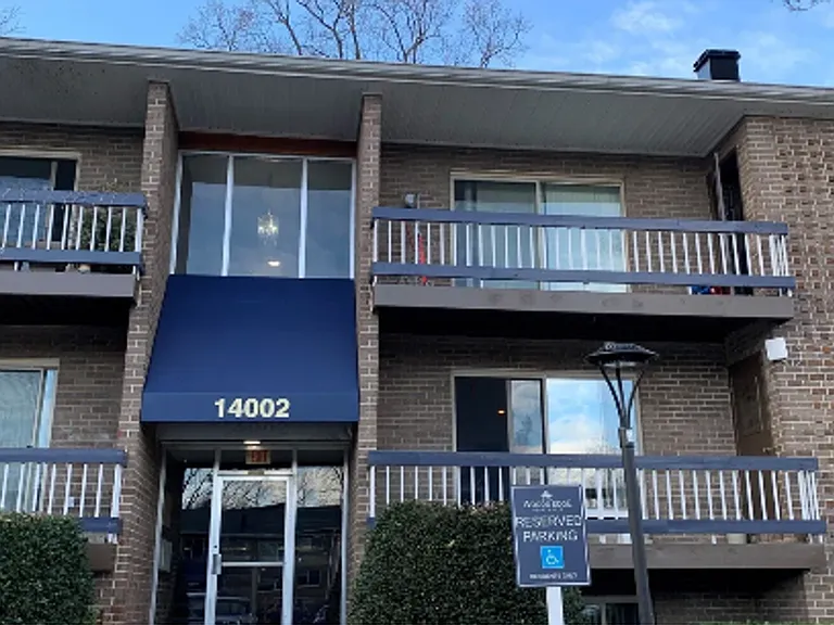 Woods Edge Apartments — Photo 19