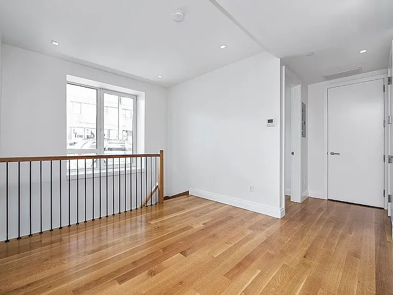 1329 Myrtle Ave #1C — Photo 4