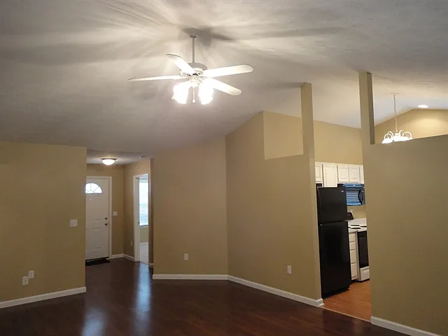 39 Mark Twain Ct — Photo 4