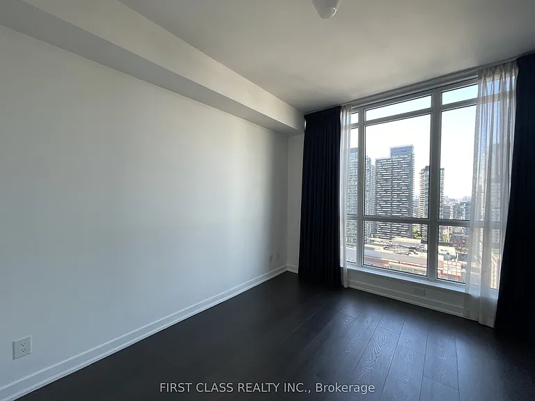199 Richmond St W #2706 — Photo 13