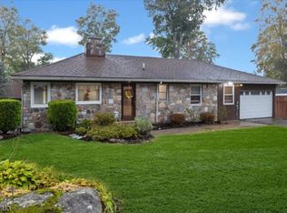 24 Tamarack Trl, Stockholm, NJ 07460