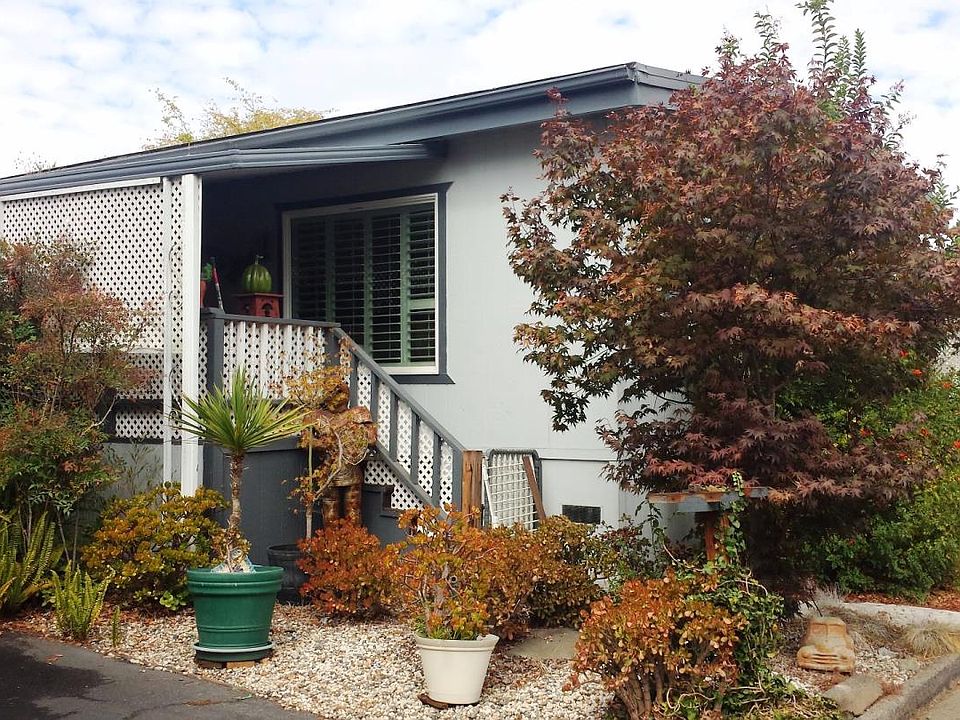 1st image of 64 Pepperwood Way