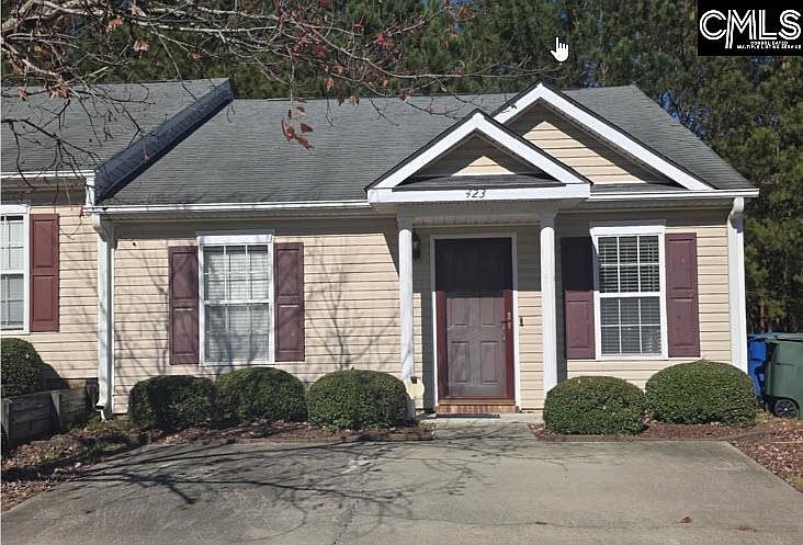 1st image of 423 Regency Park Dr