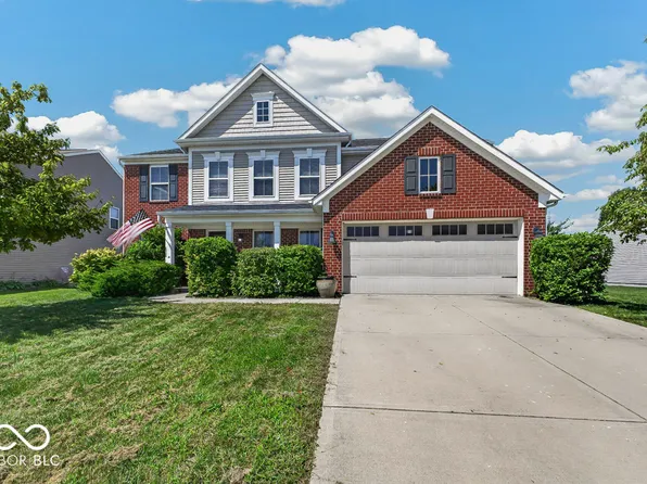 2570 Falcon Dr, Greenwood, IN 46143