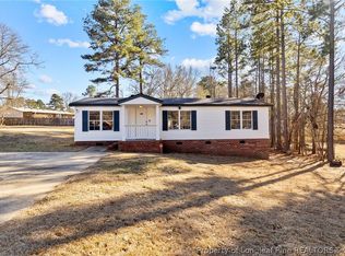 105 McDougald Dr, Raeford, NC 28376