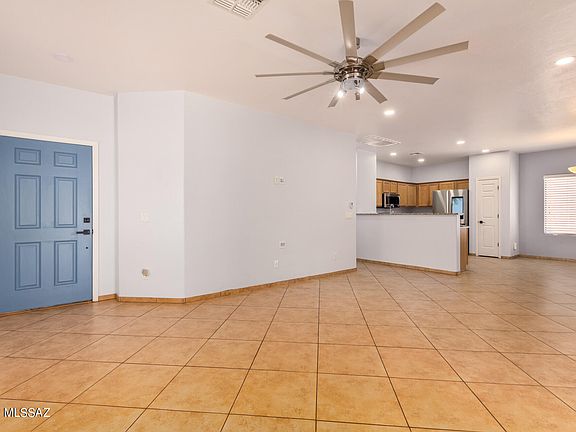 5th image of 255 E Placita Nubes Blancas