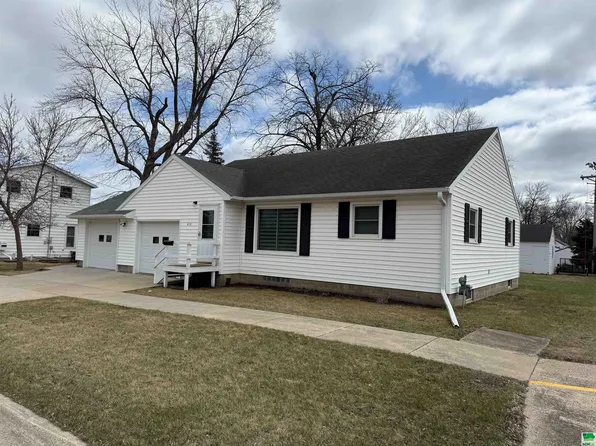 415 6th St, Sibley, IA 51249