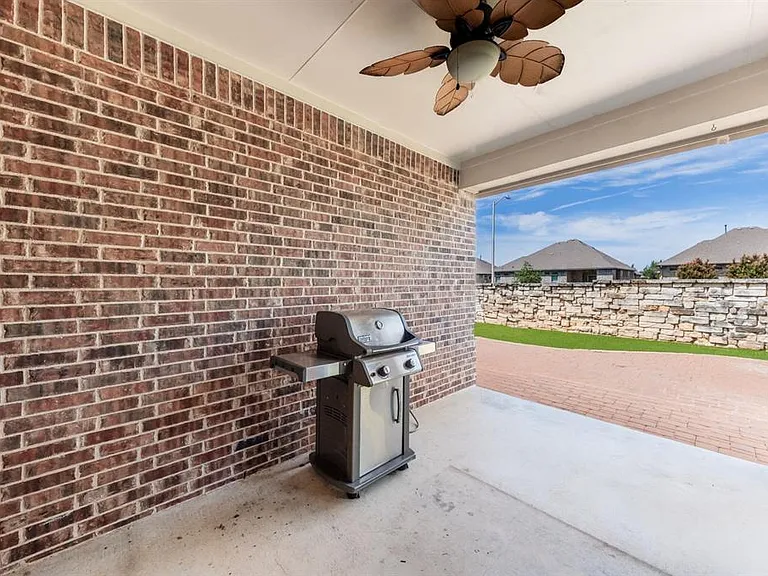 4216 Hannover Way — Photo 28