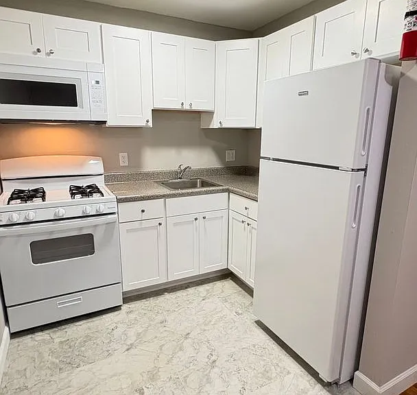 Marquette Apartments West — Photo 7