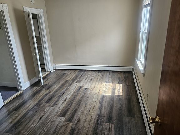 4th image of 257 Oak St APT 2