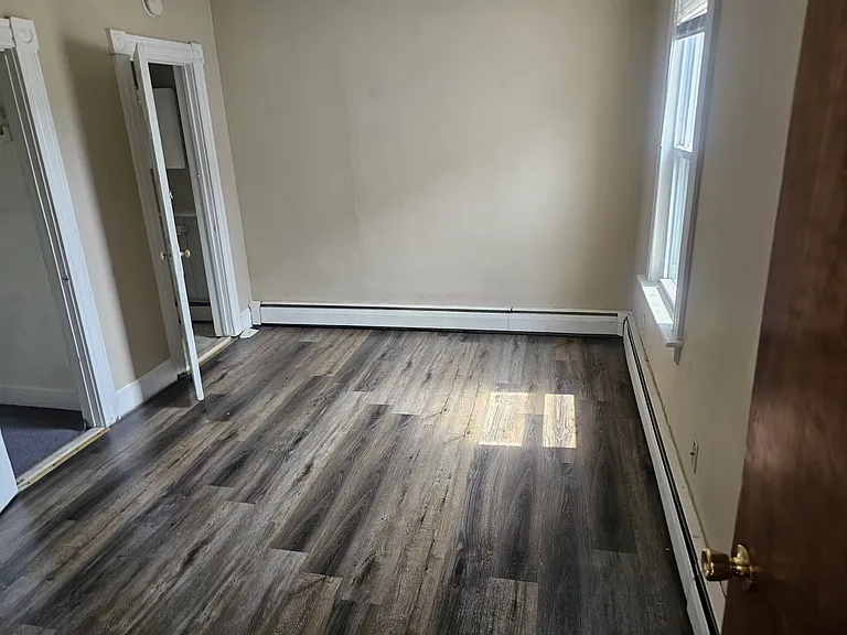 257 Oak St #2 — Photo 4