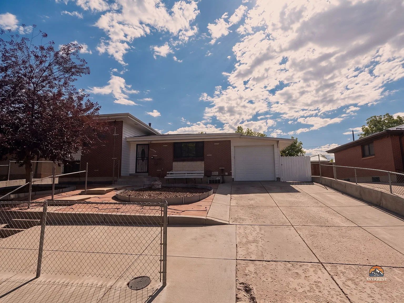 3 bed, 2102 sqft, $3,150 — Photo 2