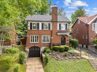 7424 University Dr, Saint Louis, MO 63130