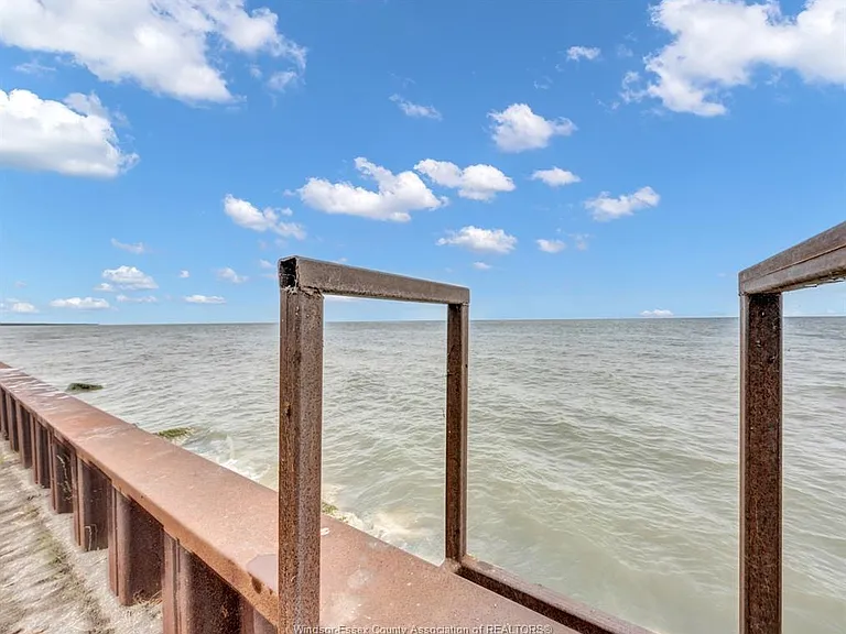 1006 Point Pelee Dr — Photo 30