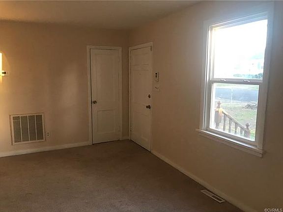 3rd image of 1902 Elkridge Ln