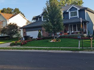 911 Creighton Rd, Papillion, NE 68046