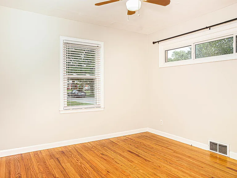 1771 Harrodsburg Rd — Photo 9