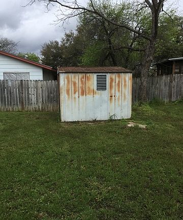 5th image of 7623 Meadow Green St