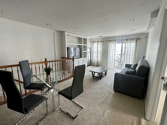 3rd image of 73 Spinnaker Dr #1
