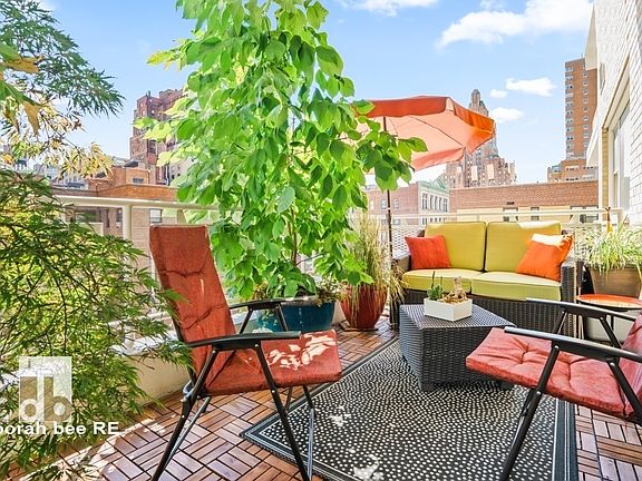 5th image of 40 E 9th St APT 6A