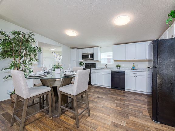 5th image of 916 Cashew Cir