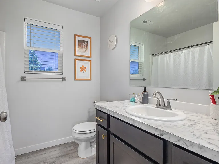 1925 W Wood Chip Dr — Photo 14