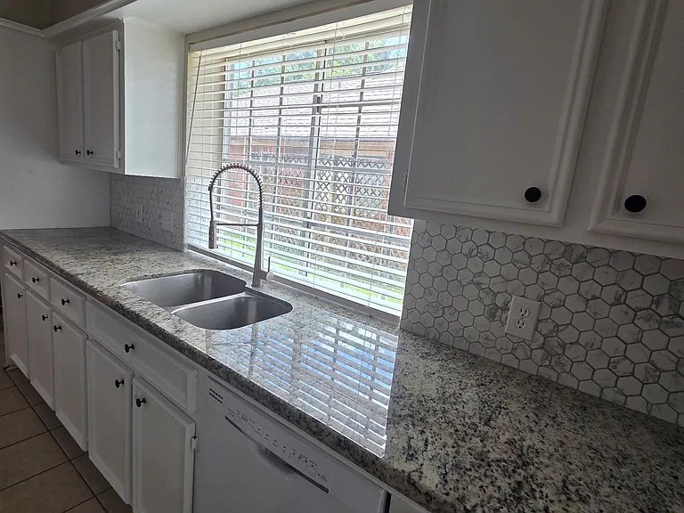 18934 Barry Ln — Photo 14