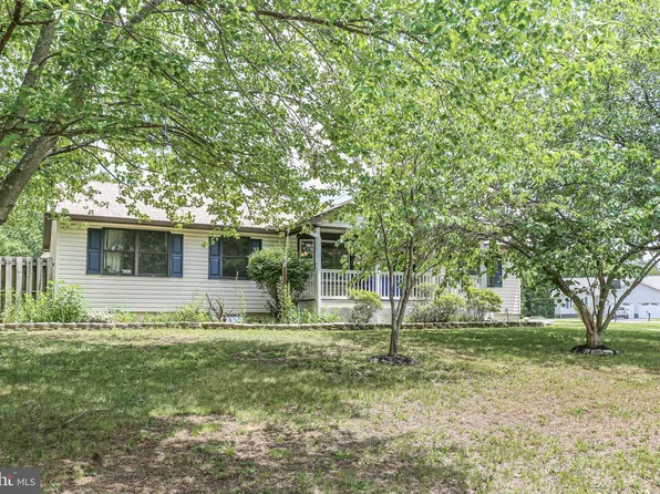 808 Cresthill Rd, Fredericksburg, VA 22405