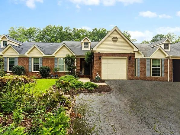 144 Devon Park Dr, Greenwood, SC 29649