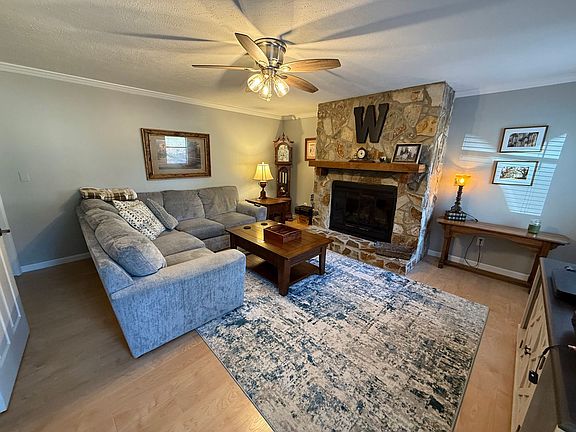 4th image of 126 Midland Dr
