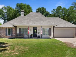 8268 Frontage Rd, Iowa, LA 70647