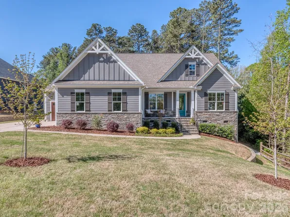 143 Robinson Ridge Dr, Mooresville, NC 28117